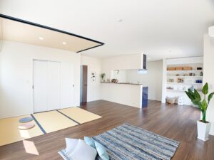 寺見建設の新築住宅　ダイニング　キッチン　リビング　LDK　畳コーナー
