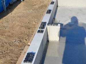 新築住宅の土台敷き施工の様子　基礎パッキン