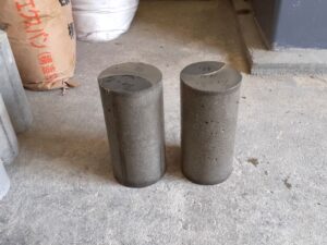 コンクリート圧縮強度試験用のコンクリートサンプル